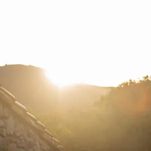 El Vilarot. La Casa De Piedra En La Naturaleza. , Gerona España